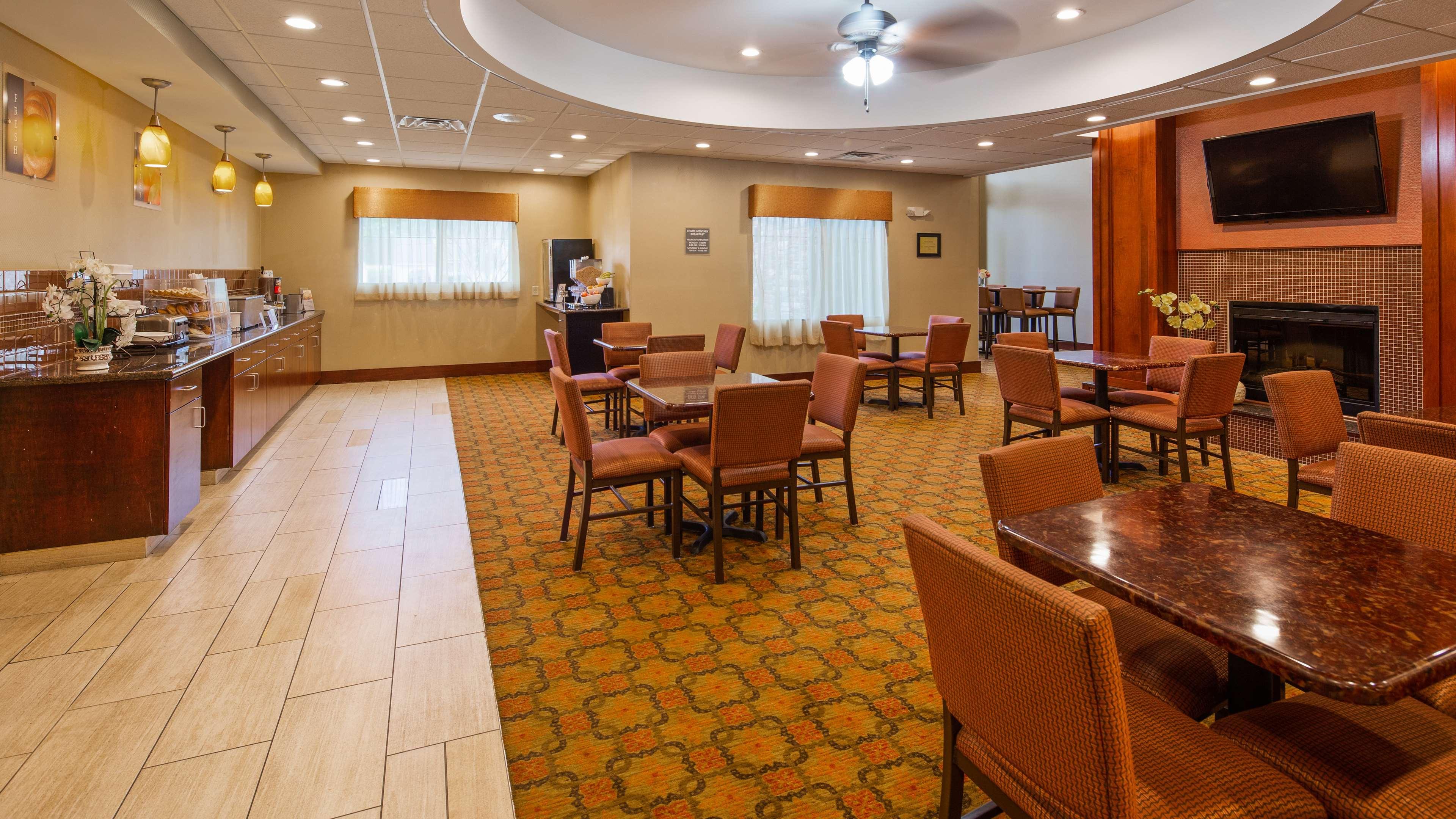 Best Western Plus Finger Lakes Inn & Suites Cortland Kültér fotó