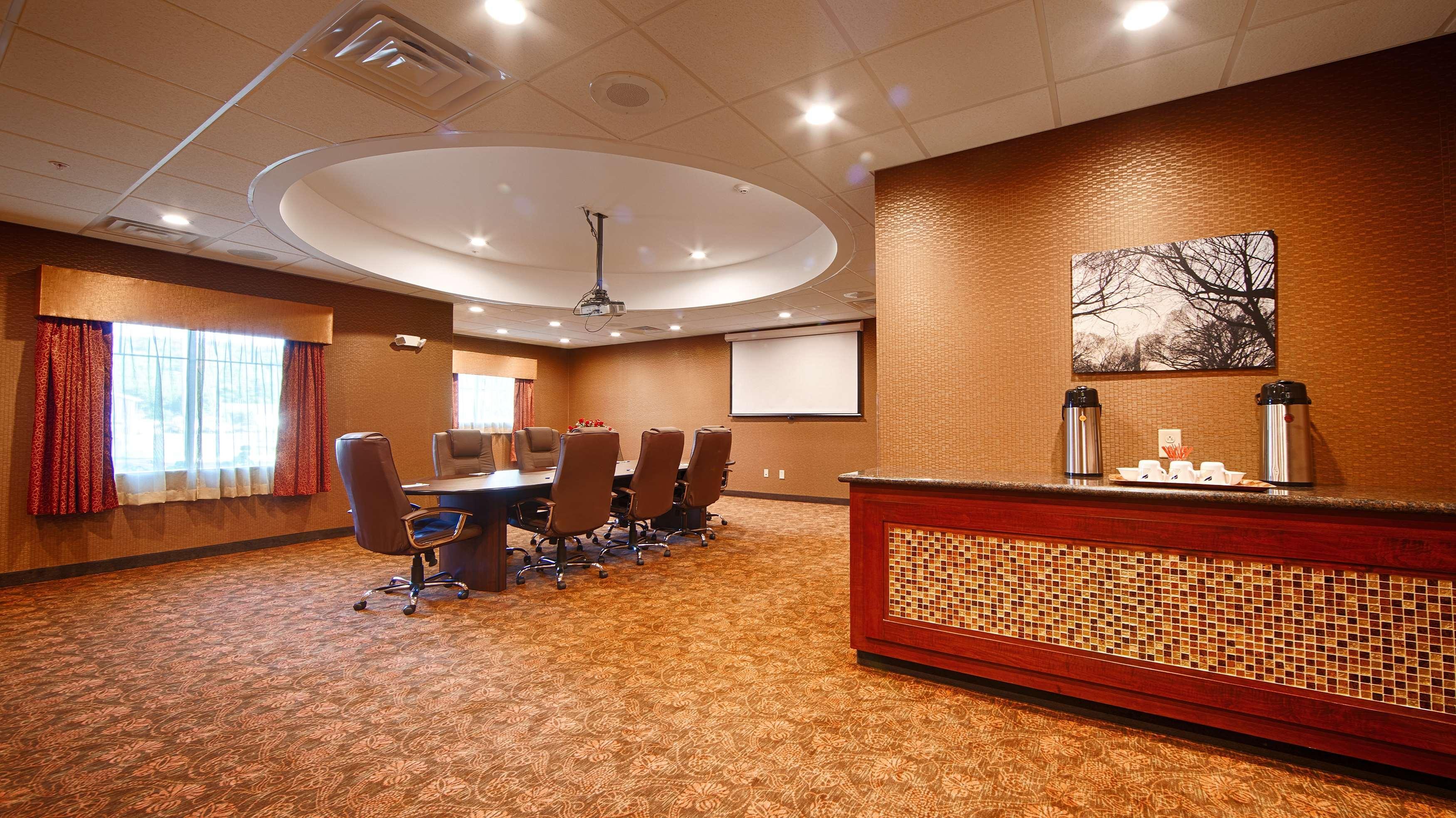 Best Western Plus Finger Lakes Inn & Suites Cortland Kültér fotó