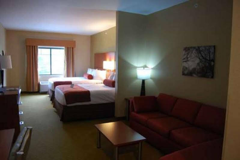 Best Western Plus Finger Lakes Inn & Suites Cortland Kültér fotó